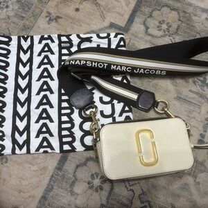 Marc Jacob’s snapshot purse